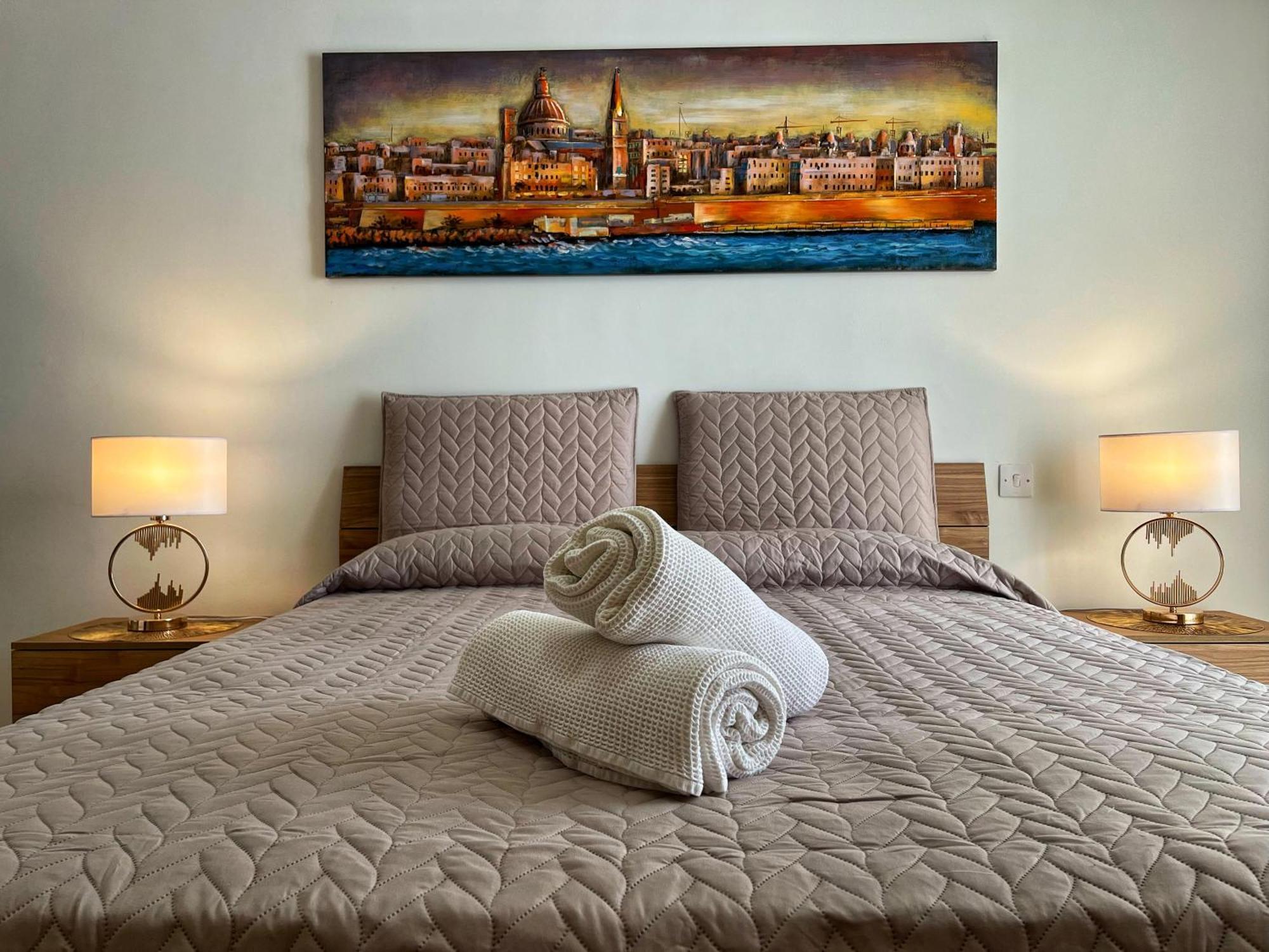 Charming Two Bedroom Apartment Pieta Экстерьер фото