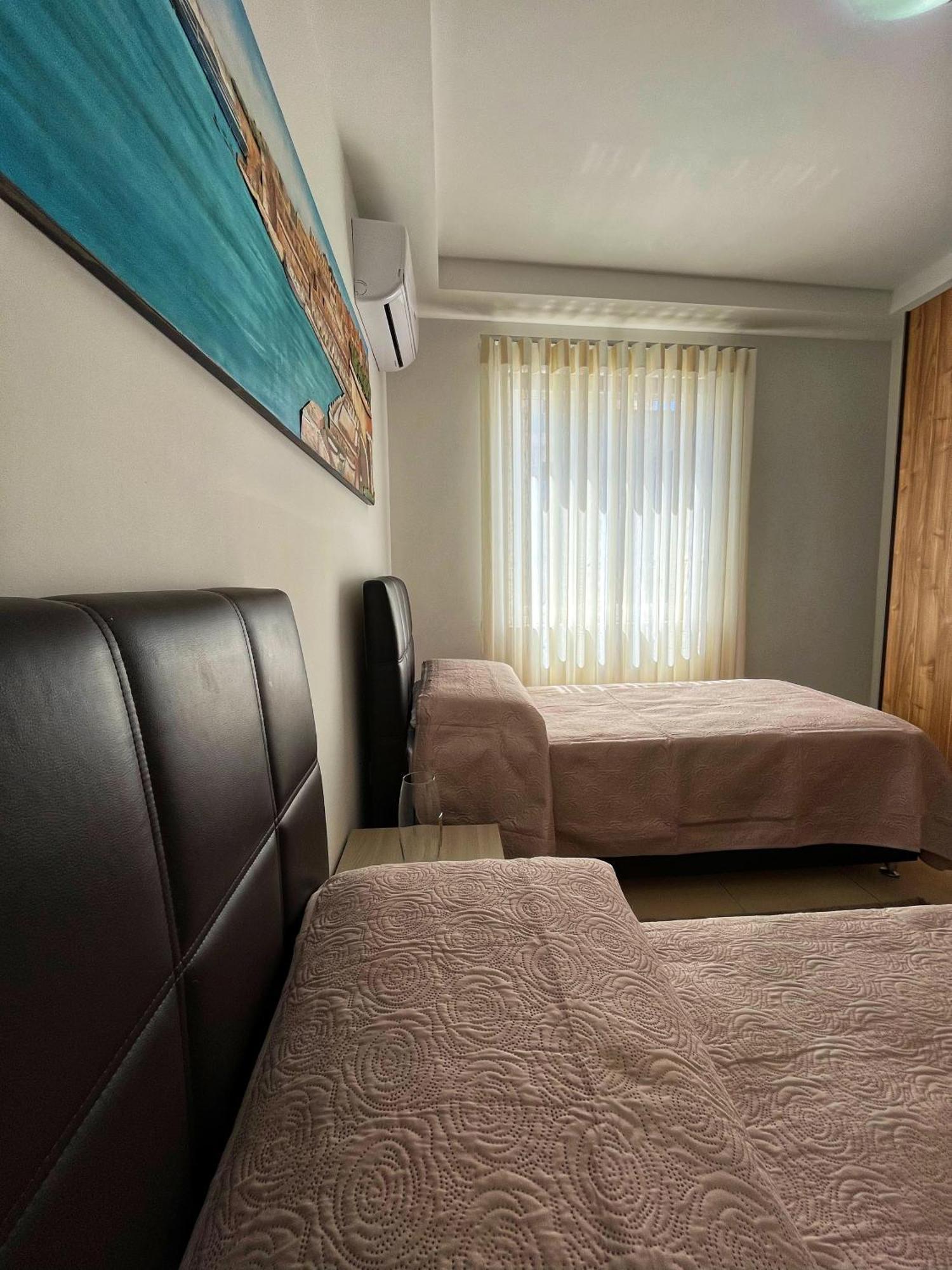 Charming Two Bedroom Apartment Pieta Экстерьер фото